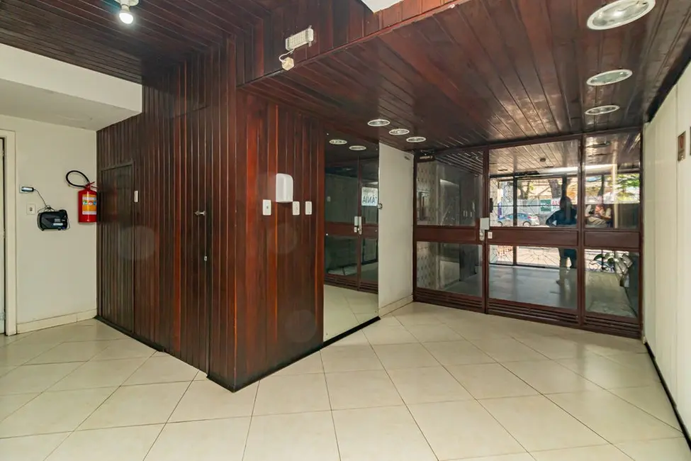Apartamento com 3 quartos à venda, 115m2 em Petrópolis, Porto Alegre - RS - imagem 8 Foto 8 de Apartamento com 3 quartos à venda, 115m2 em Petrópolis, Porto Alegre - RS