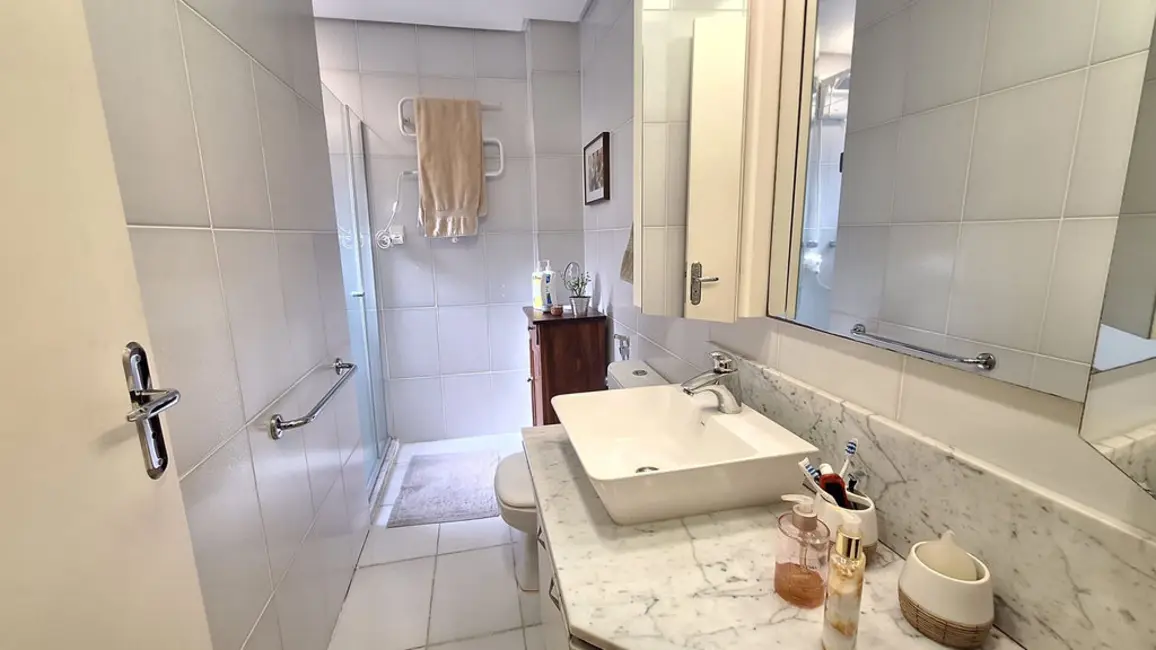 Foto 4 de Apartamento com 2 quartos à venda, 77m2 em Moinhos de Vento, Porto Alegre - RS