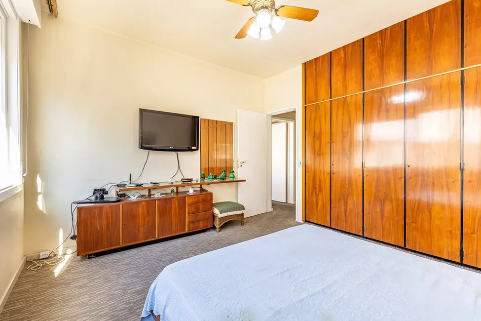 Apartamento com 2 quartos à venda, 80m2 em Centro Histórico, Porto Alegre - RS - imagem 2 Foto 2 de Apartamento com 2 quartos à venda, 80m2 em Centro Histórico, Porto Alegre - RS