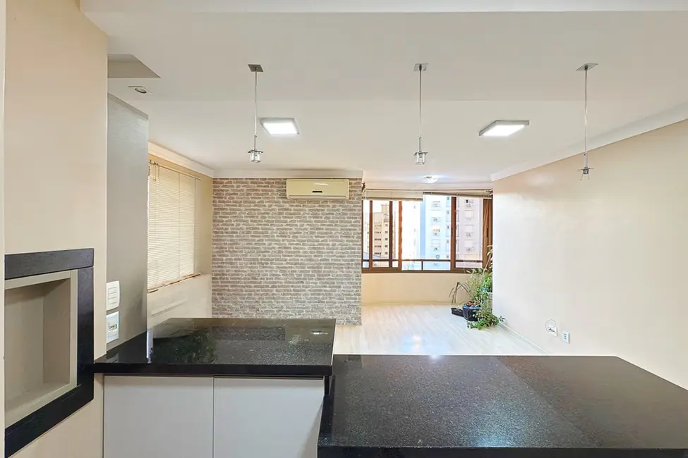 Foto 1 de Apartamento com 2 quartos à venda, 70m2 em Menino Deus, Porto Alegre - RS