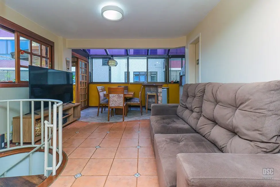 Cobertura com 2 quartos à venda, 99m2 em Santana, Porto Alegre - RS - imagem 7 Foto 7 de Cobertura com 2 quartos à venda, 99m2 em Santana, Porto Alegre - RS