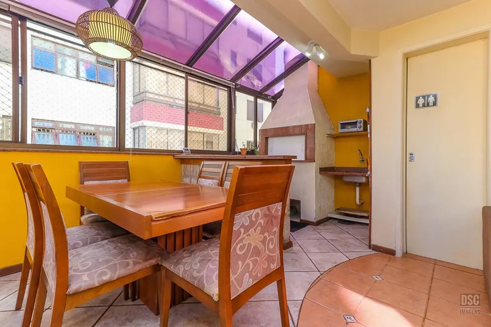 Cobertura com 2 quartos à venda, 99m2 em Santana, Porto Alegre - RS - imagem 9 Foto 9 de Cobertura com 2 quartos à venda, 99m2 em Santana, Porto Alegre - RS