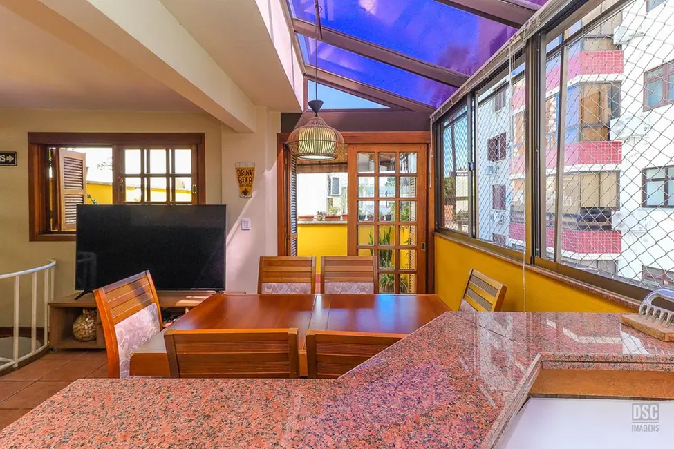 Cobertura com 2 quartos à venda, 99m2 em Santana, Porto Alegre - RS - imagem 2 Foto 2 de Cobertura com 2 quartos à venda, 99m2 em Santana, Porto Alegre - RS