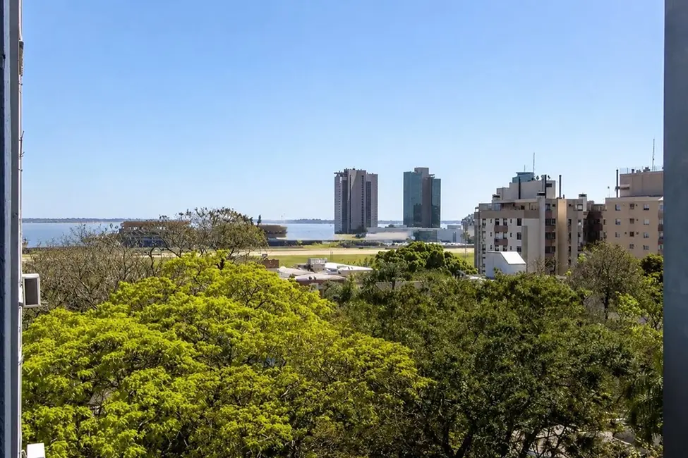 Foto 2 de Apartamento com 3 quartos à venda, 79m2 em Cristal, Porto Alegre - RS
