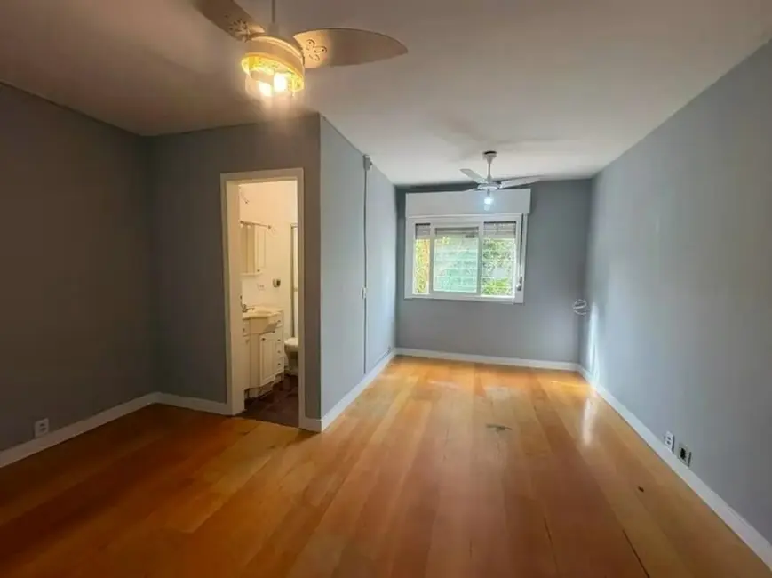 Apartamento com 1 quarto à venda, 32m2 em Santana, Porto Alegre - RS - imagem 1 Foto 1 de Apartamento com 1 quarto à venda, 32m2 em Santana, Porto Alegre - RS