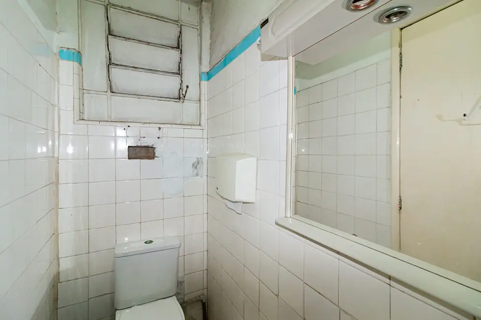 Sala Comercial à venda, 126m2 em Centro Histórico, Porto Alegre - RS - imagem 7 Foto 7 de Sala Comercial à venda, 126m2 em Centro Histórico, Porto Alegre - RS