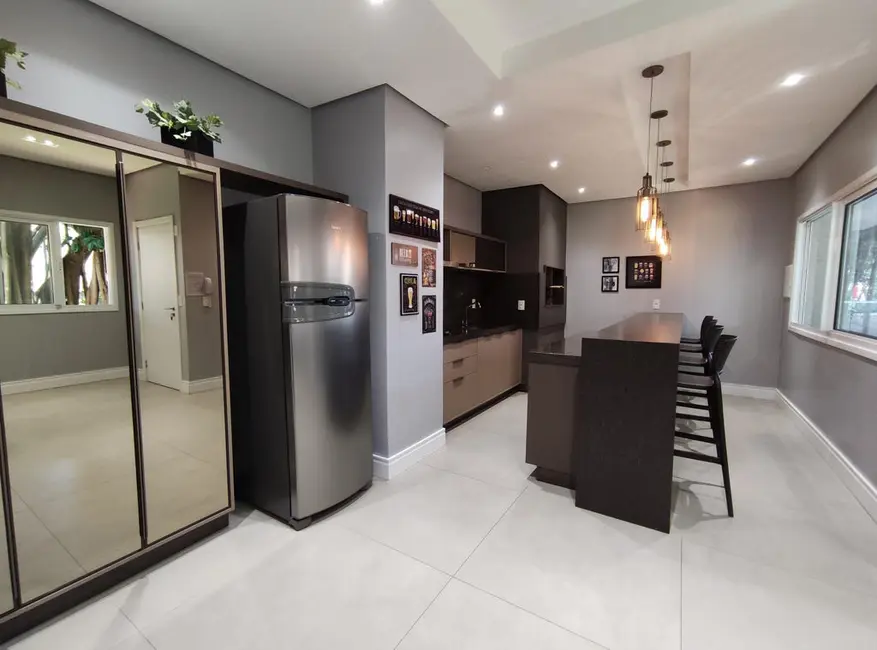 Apartamento com 3 quartos à venda, 68m2 em Santo Antônio, Porto Alegre - RS - imagem 8 Foto 8 de Apartamento com 3 quartos à venda, 68m2 em Santo Antônio, Porto Alegre - RS