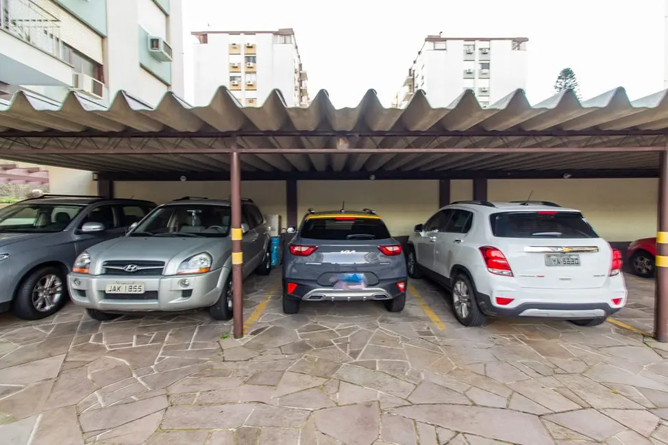 Apartamento com 3 quartos à venda, 130m2 em Jardim Lindóia, Porto Alegre - RS - imagem 9 Foto 9 de Apartamento com 3 quartos à venda, 130m2 em Jardim Lindóia, Porto Alegre - RS