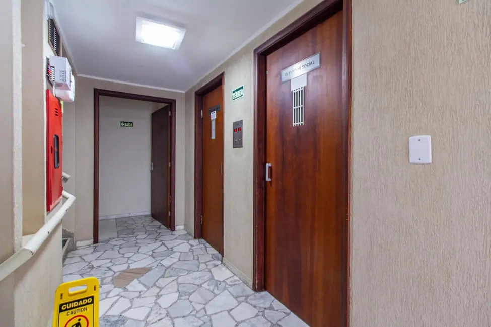 Apartamento com 3 quartos à venda, 130m2 em Jardim Lindóia, Porto Alegre - RS - imagem 4 Foto 4 de Apartamento com 3 quartos à venda, 130m2 em Jardim Lindóia, Porto Alegre - RS