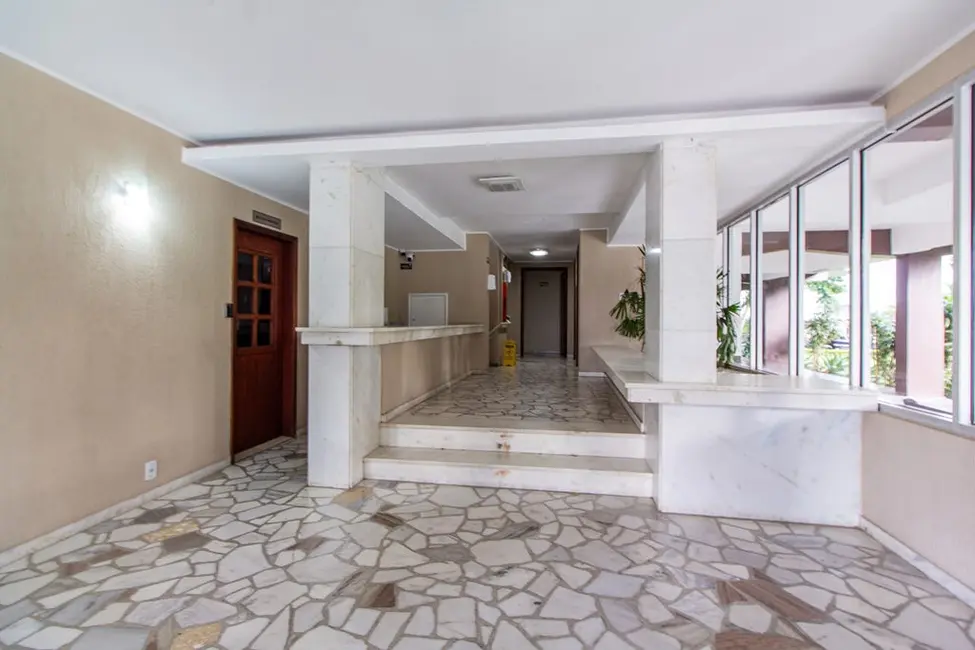 Apartamento com 3 quartos à venda, 130m2 em Jardim Lindóia, Porto Alegre - RS - imagem 5 Foto 5 de Apartamento com 3 quartos à venda, 130m2 em Jardim Lindóia, Porto Alegre - RS
