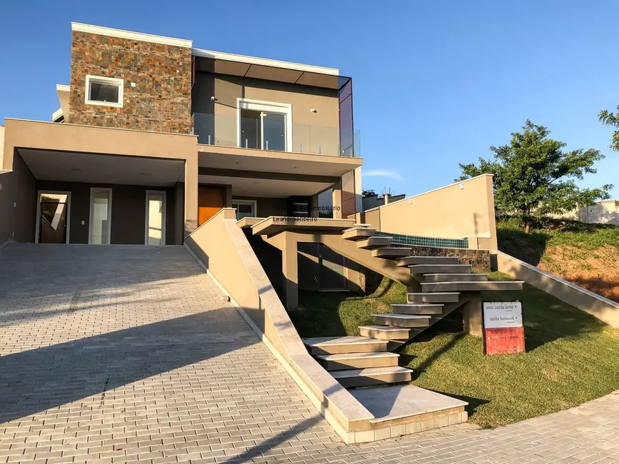 Casa de Condomínio com 3 quartos à venda, 270m2 em Braganca Paulista - SP - imagem 2 Foto 2 de Casa de Condomínio com 3 quartos à venda, 270m2 em Braganca Paulista - SP