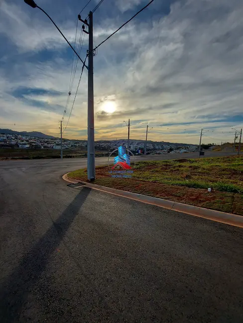 Foto 2 de Terreno / Lote à venda, 300m2 em Braganca Paulista - SP