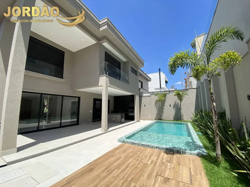 Casa de Condomínio com 4 quartos à venda em Tamboré, Santana De Parnaiba - SP - imagem 3 Foto 3 de Casa de Condomínio com 4 quartos à venda em Tamboré, Santana De Parnaiba - SP