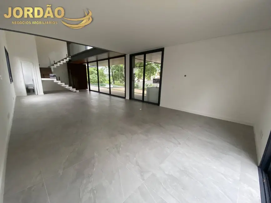 Casa de Condomínio com 4 quartos à venda e para alugar em Tamboré, Santana De Parnaiba - SP - imagem 5 Foto 5 de Casa de Condomínio com 4 quartos à venda e para alugar em Tamboré, Santana De Parnaiba - SP