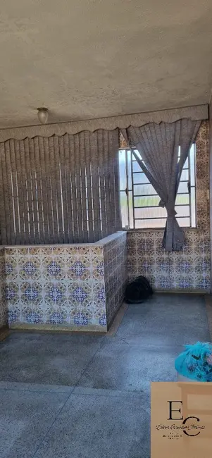 Casa com 3 quartos à venda, 360m2 em Duque De Caxias - RJ - imagem 5 Foto 5 de Casa com 3 quartos à venda, 360m2 em Duque De Caxias - RJ