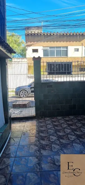 Casa com 3 quartos à venda, 360m2 em Duque De Caxias - RJ - imagem 2 Foto 2 de Casa com 3 quartos à venda, 360m2 em Duque De Caxias - RJ