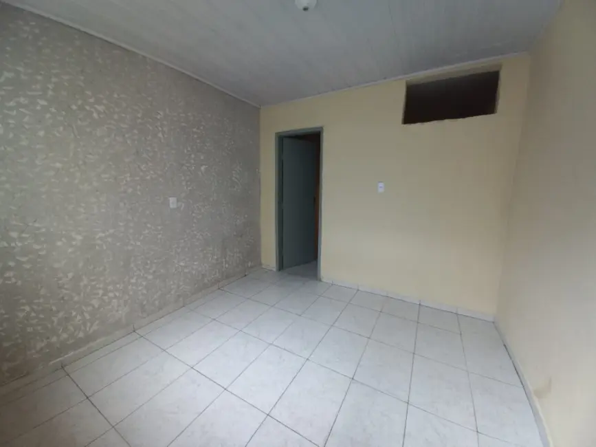 Foto 2 de Casa com 1 quarto para alugar, 40m2 em Vila São Sebastião, Duque De Caxias - RJ