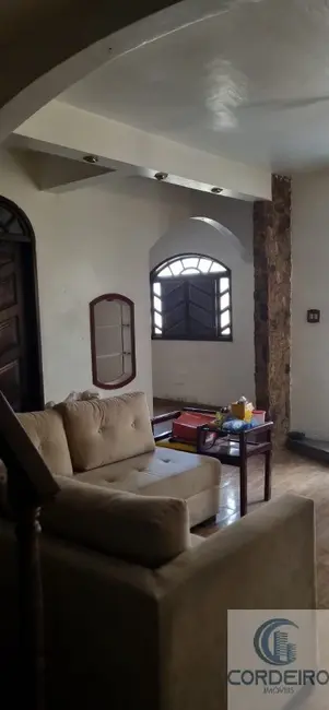 Casa com 3 quartos à venda, 179m2 em Vila São João, Duque De Caxias - RJ - imagem 6 Foto 6 de Casa com 3 quartos à venda, 179m2 em Vila São João, Duque De Caxias - RJ