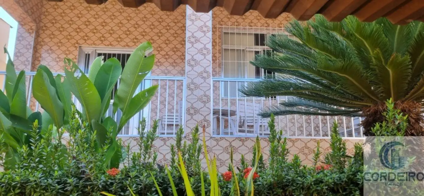 Casa com 4 quartos à venda, 224m2 em Vila Centenário, Duque De Caxias - RJ - imagem 3 Foto 3 de Casa com 4 quartos à venda, 224m2 em Vila Centenário, Duque De Caxias - RJ