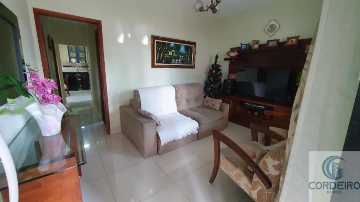 Casa com 2 quartos à venda, 200m2 em Vila Oito de Maio, Duque De Caxias - RJ - imagem 6 Foto 6 de Casa com 2 quartos à venda, 200m2 em Vila Oito de Maio, Duque De Caxias - RJ