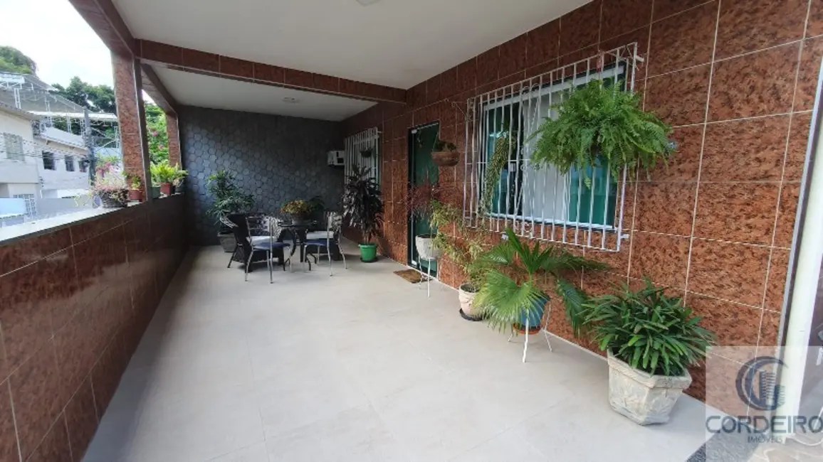 Casa com 2 quartos à venda, 200m2 em Vila Oito de Maio, Duque De Caxias - RJ - imagem 4 Foto 4 de Casa com 2 quartos à venda, 200m2 em Vila Oito de Maio, Duque De Caxias - RJ
