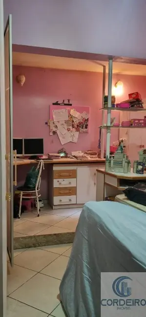 Casa com 3 quartos à venda, 360m2 em Jardim Vinte e Cinco de Agosto, Duque De Caxias - RJ - imagem 7 Foto 7 de Casa com 3 quartos à venda, 360m2 em Jardim Vinte e Cinco de Agosto, Duque De Caxias - RJ