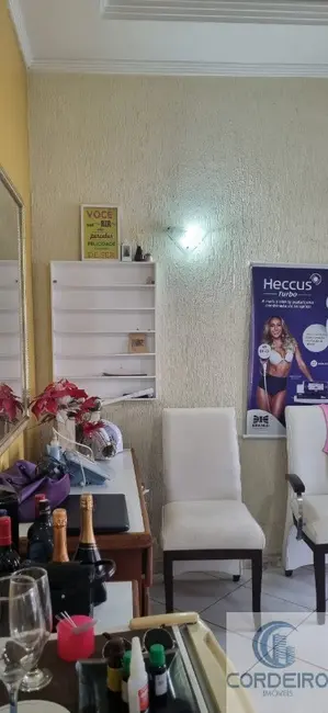 Casa com 3 quartos à venda, 360m2 em Jardim Vinte e Cinco de Agosto, Duque De Caxias - RJ - imagem 5 Foto 5 de Casa com 3 quartos à venda, 360m2 em Jardim Vinte e Cinco de Agosto, Duque De Caxias - RJ