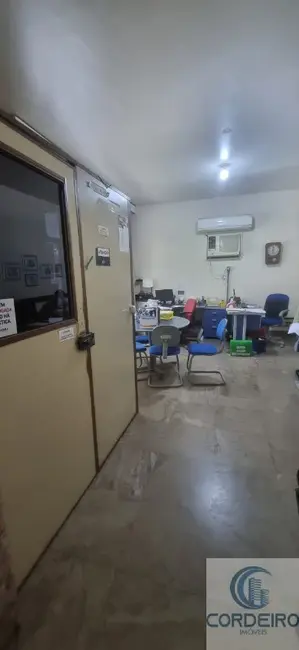 Casa com 4 quartos à venda, 220m2 em Jardim Vinte e Cinco de Agosto, Duque De Caxias - RJ - imagem 6 Foto 6 de Casa com 4 quartos à venda, 220m2 em Jardim Vinte e Cinco de Agosto, Duque De Caxias - RJ