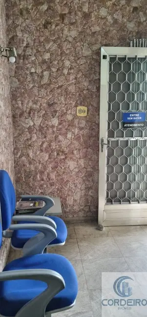 Casa com 4 quartos à venda, 220m2 em Jardim Vinte e Cinco de Agosto, Duque De Caxias - RJ - imagem 3 Foto 3 de Casa com 4 quartos à venda, 220m2 em Jardim Vinte e Cinco de Agosto, Duque De Caxias - RJ