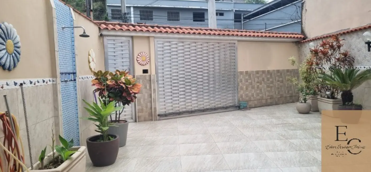 Casa com 2 quartos à venda, 156m2 em Olavo Bilac, Duque De Caxias - RJ - imagem 2 Foto 2 de Casa com 2 quartos à venda, 156m2 em Olavo Bilac, Duque De Caxias - RJ