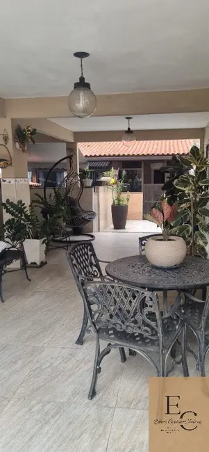 Casa com 2 quartos à venda, 156m2 em Olavo Bilac, Duque De Caxias - RJ - imagem 4 Foto 4 de Casa com 2 quartos à venda, 156m2 em Olavo Bilac, Duque De Caxias - RJ