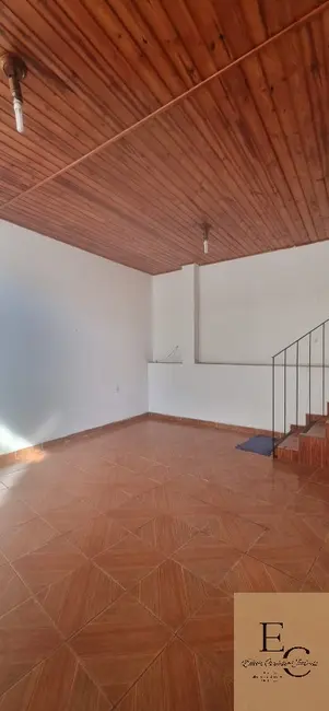 Casa com 2 quartos para alugar, 144m2 em Carolina, Duque De Caxias - RJ - imagem 6 Foto 6 de Casa com 2 quartos para alugar, 144m2 em Carolina, Duque De Caxias - RJ