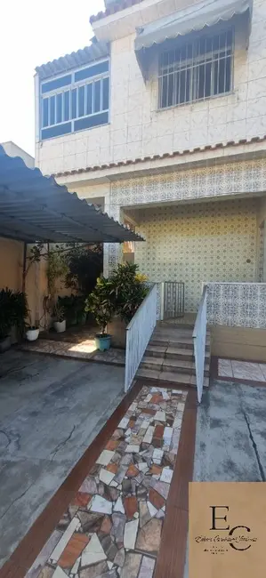 Casa com 3 quartos à venda, 74m2 em Vila São Sebastião, Duque De Caxias - RJ - imagem 2 Foto 2 de Casa com 3 quartos à venda, 74m2 em Vila São Sebastião, Duque De Caxias - RJ