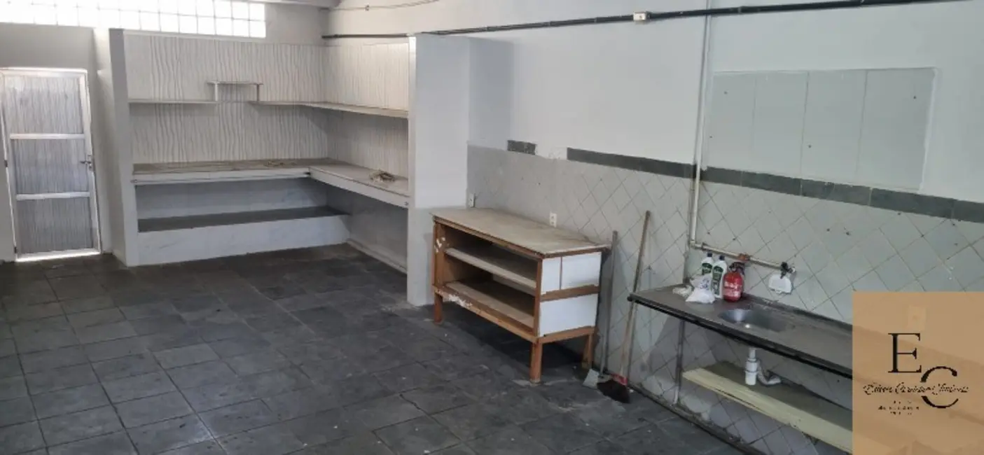Casa com 3 quartos à venda, 280m2 em Vila Guanabara, Duque De Caxias - RJ - imagem 4 Foto 4 de Casa com 3 quartos à venda, 280m2 em Vila Guanabara, Duque De Caxias - RJ