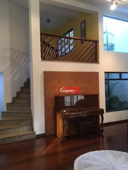 Sobrado com 3 quartos à venda, 300m2 em Jardim Maia, Guarulhos - SP - imagem 8 Foto 8 de Sobrado com 3 quartos à venda, 300m2 em Jardim Maia, Guarulhos - SP