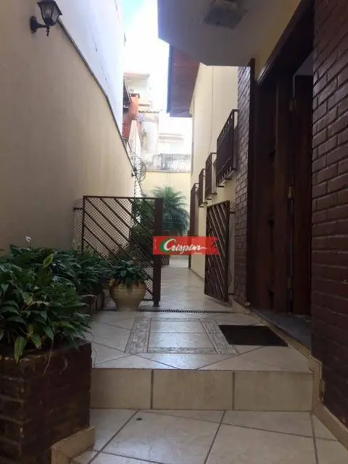 Sobrado com 3 quartos à venda, 300m2 em Jardim Maia, Guarulhos - SP - imagem 6 Foto 6 de Sobrado com 3 quartos à venda, 300m2 em Jardim Maia, Guarulhos - SP