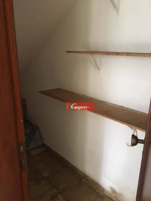 Sobrado com 3 quartos à venda, 300m2 em Jardim Maia, Guarulhos - SP - imagem 5 Foto 5 de Sobrado com 3 quartos à venda, 300m2 em Jardim Maia, Guarulhos - SP