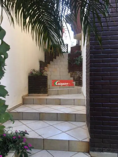 Sobrado com 3 quartos à venda, 300m2 em Jardim Maia, Guarulhos - SP - imagem 3 Foto 3 de Sobrado com 3 quartos à venda, 300m2 em Jardim Maia, Guarulhos - SP