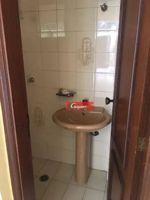 Sobrado com 3 quartos à venda, 300m2 em Jardim Maia, Guarulhos - SP - imagem 4 Foto 4 de Sobrado com 3 quartos à venda, 300m2 em Jardim Maia, Guarulhos - SP