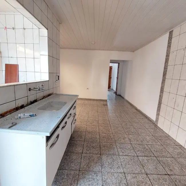 Casa com 1 quarto para alugar, 40m2 em Vila Renata, Guarulhos - SP - imagem 2 Foto 2 de Casa com 1 quarto para alugar, 40m2 em Vila Renata, Guarulhos - SP