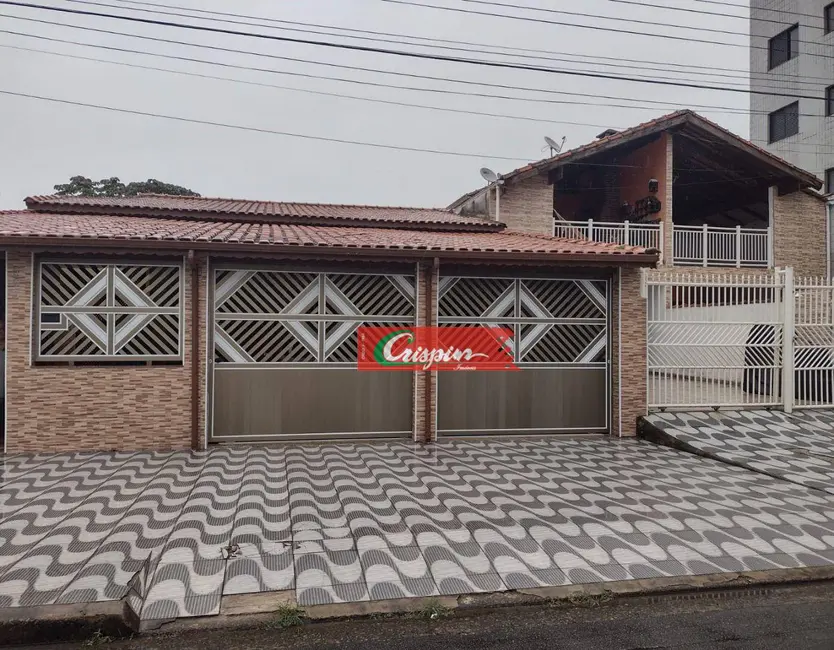 Casa com 3 quartos à venda, 230m2 em Solemar, Praia Grande - SP - imagem 1 Foto 1 de Casa com 3 quartos à venda, 230m2 em Solemar, Praia Grande - SP