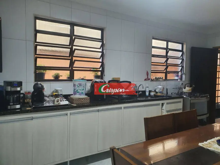 Sobrado com 3 quartos à venda, 125m2 em Jardim Maia, Guarulhos - SP - imagem 3 Foto 3 de Sobrado com 3 quartos à venda, 125m2 em Jardim Maia, Guarulhos - SP