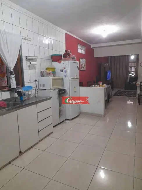 Foto 2 de Sobrado com 2 quartos para alugar, 270m2 em Jardim Presidente Dutra, Guarulhos - SP
