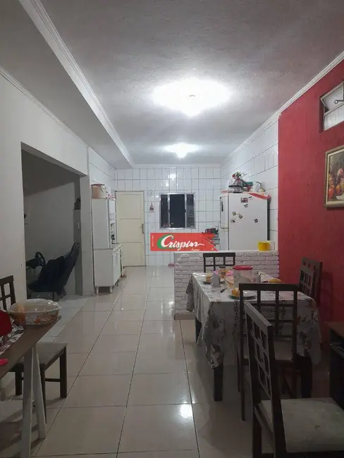 Foto 1 de Sobrado com 2 quartos para alugar, 270m2 em Jardim Presidente Dutra, Guarulhos - SP
