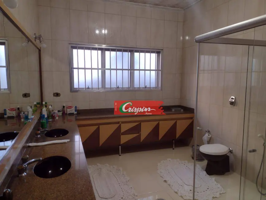Casa com 3 quartos à venda, 1500m2 em Vila Augusta, Guarulhos - SP - imagem 4 Foto 4 de Casa com 3 quartos à venda, 1500m2 em Vila Augusta, Guarulhos - SP