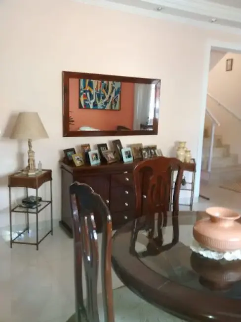 Foto 8 de Casa com 4 quartos à venda e para alugar, 192m2 em Vila Galvão, Guarulhos - SP