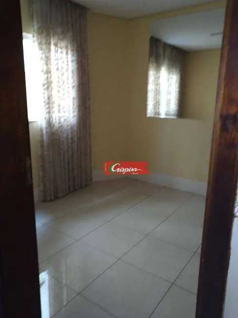 Sobrado com 3 quartos à venda, 175m2 em Jardim Rosa de Franca, Guarulhos - SP - imagem 6 Foto 6 de Sobrado com 3 quartos à venda, 175m2 em Jardim Rosa de Franca, Guarulhos - SP