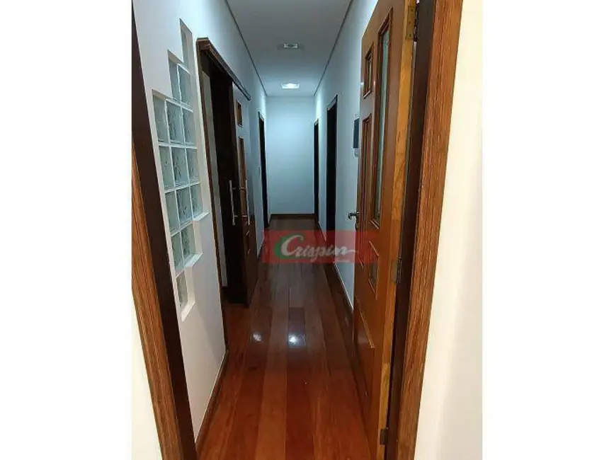 Casa com 3 quartos para alugar, 300m2 em Vila Milton, Guarulhos - SP - imagem 7 Foto 7 de Casa com 3 quartos para alugar, 300m2 em Vila Milton, Guarulhos - SP