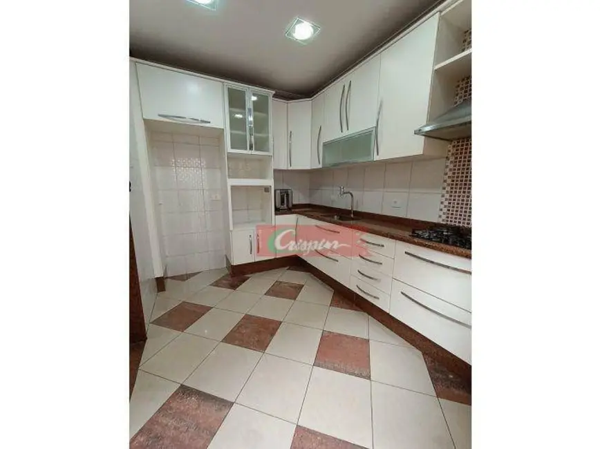Casa com 3 quartos para alugar, 300m2 em Vila Milton, Guarulhos - SP - imagem 4 Foto 4 de Casa com 3 quartos para alugar, 300m2 em Vila Milton, Guarulhos - SP