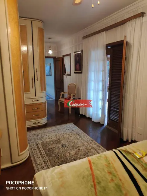 Sobrado com 3 quartos à venda, 375m2 em Vila Galvão, Guarulhos - SP - imagem 6 Foto 6 de Sobrado com 3 quartos à venda, 375m2 em Vila Galvão, Guarulhos - SP